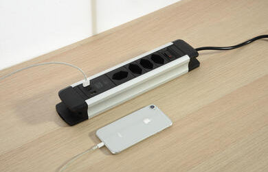 M. Schönenberger Schönenberger Alu-Office-Line Tischsteckdosenleiste, 4×T13, 2×USB-A + 1×USB-C, mit Schalter, 2 m – Schwarz