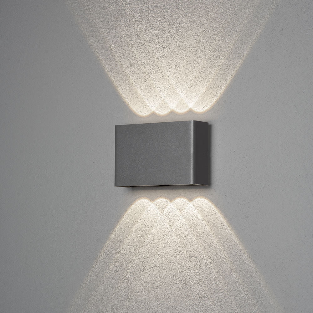 Konstsmide Aussenwandleuchte – 800 lm, 10 W – Warmweiss, 3000 K – IP54 – Netzbetrieb – Anthrazit – Aluminium