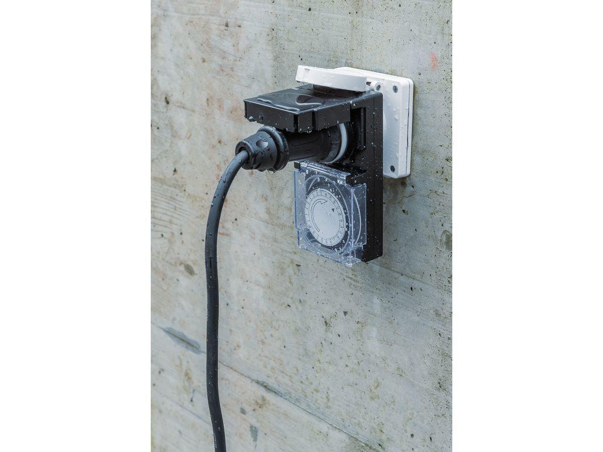 Max Hauri AG Max Hauri Zeitschaltuhr mechanisch (DIN-Schiene) – 24 h, IP55, Zwischenstecker – Schwarz