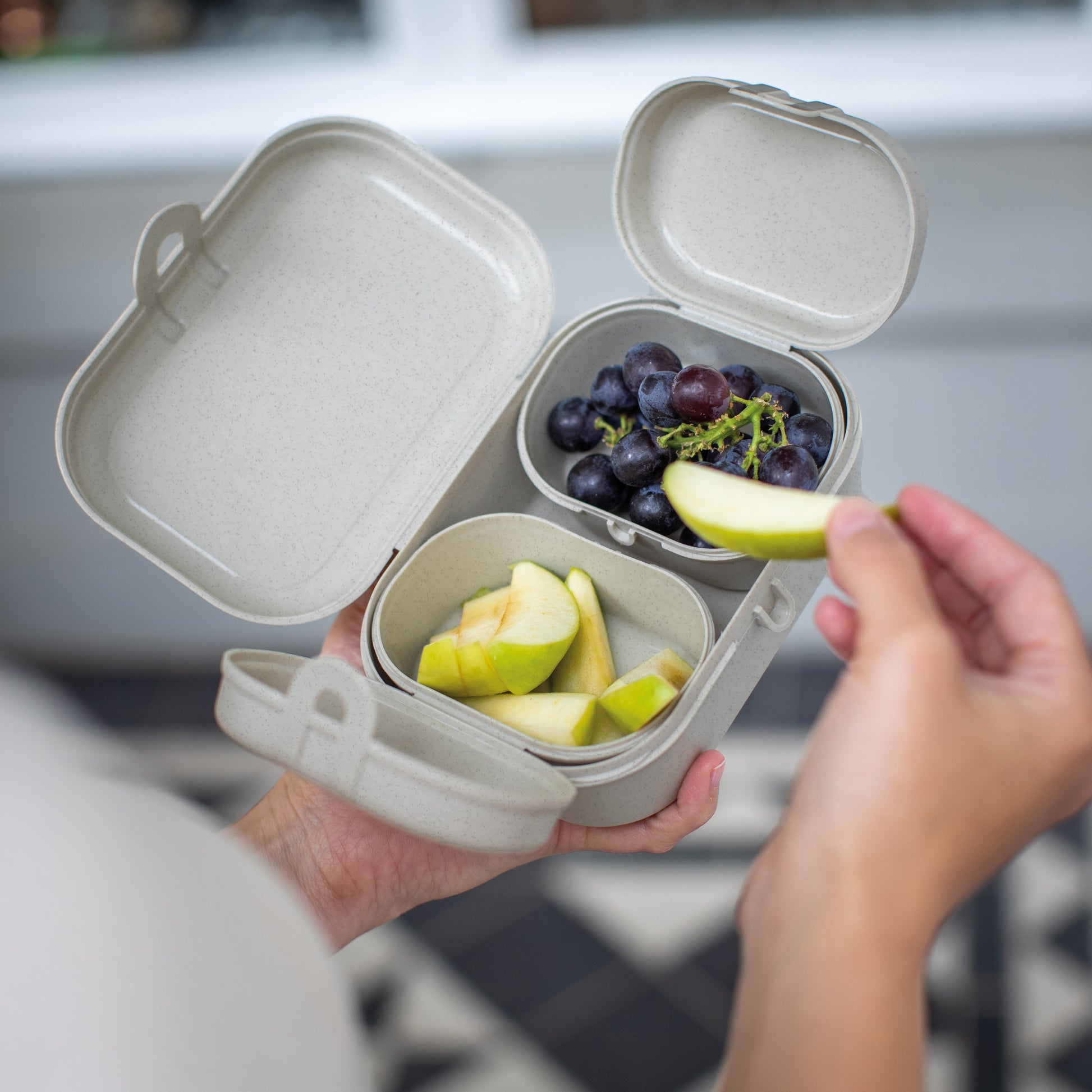 Koziol Pascal ready mini – Lunchbox 10,8 × 15,1 × 6 cm, Biokunststoff, BPA-frei, 3-teilig