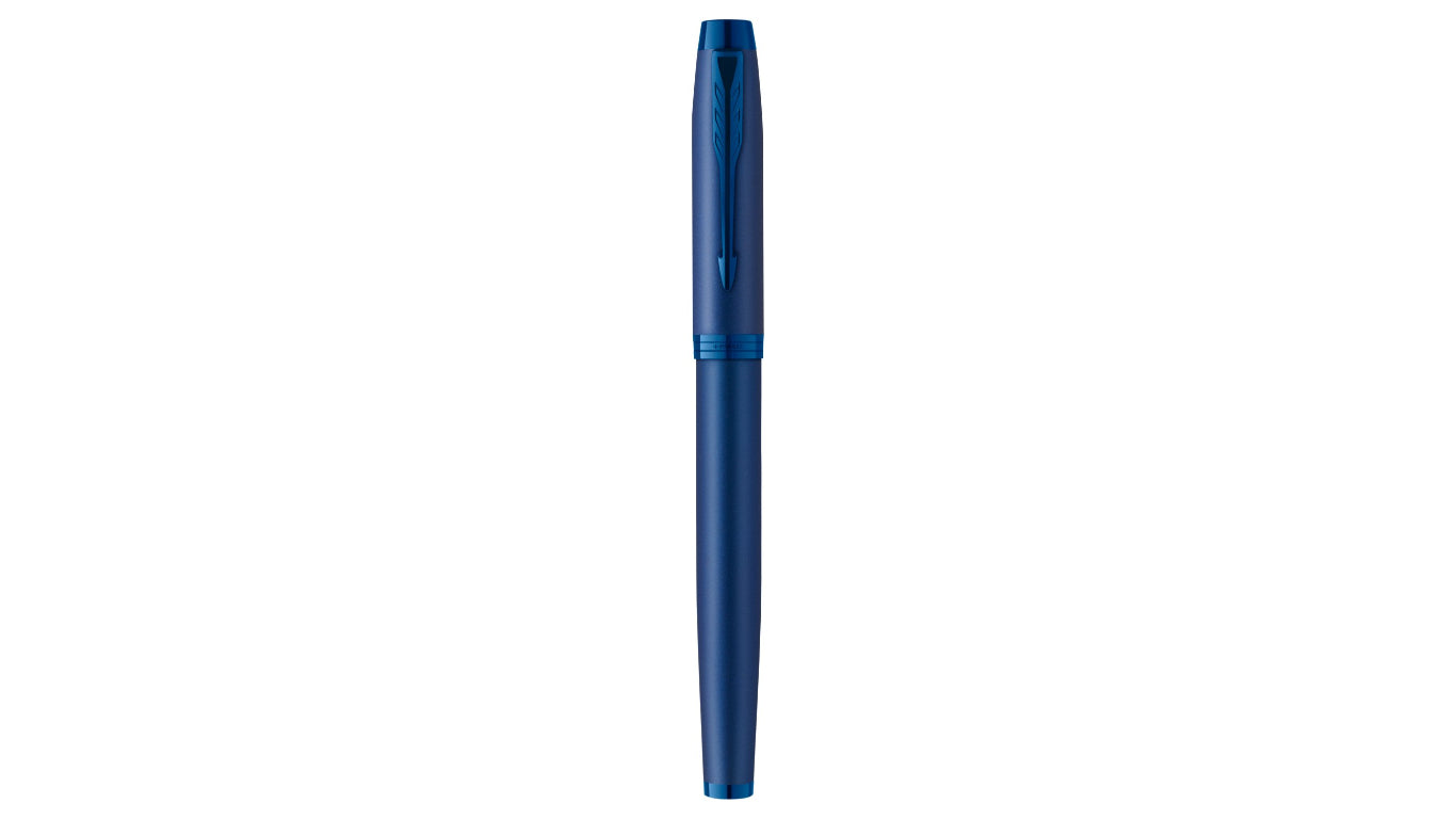 Parker IM Monochrome – Mittlere Feder – für Rechts- & Linkshänder – Blau – Patronen
