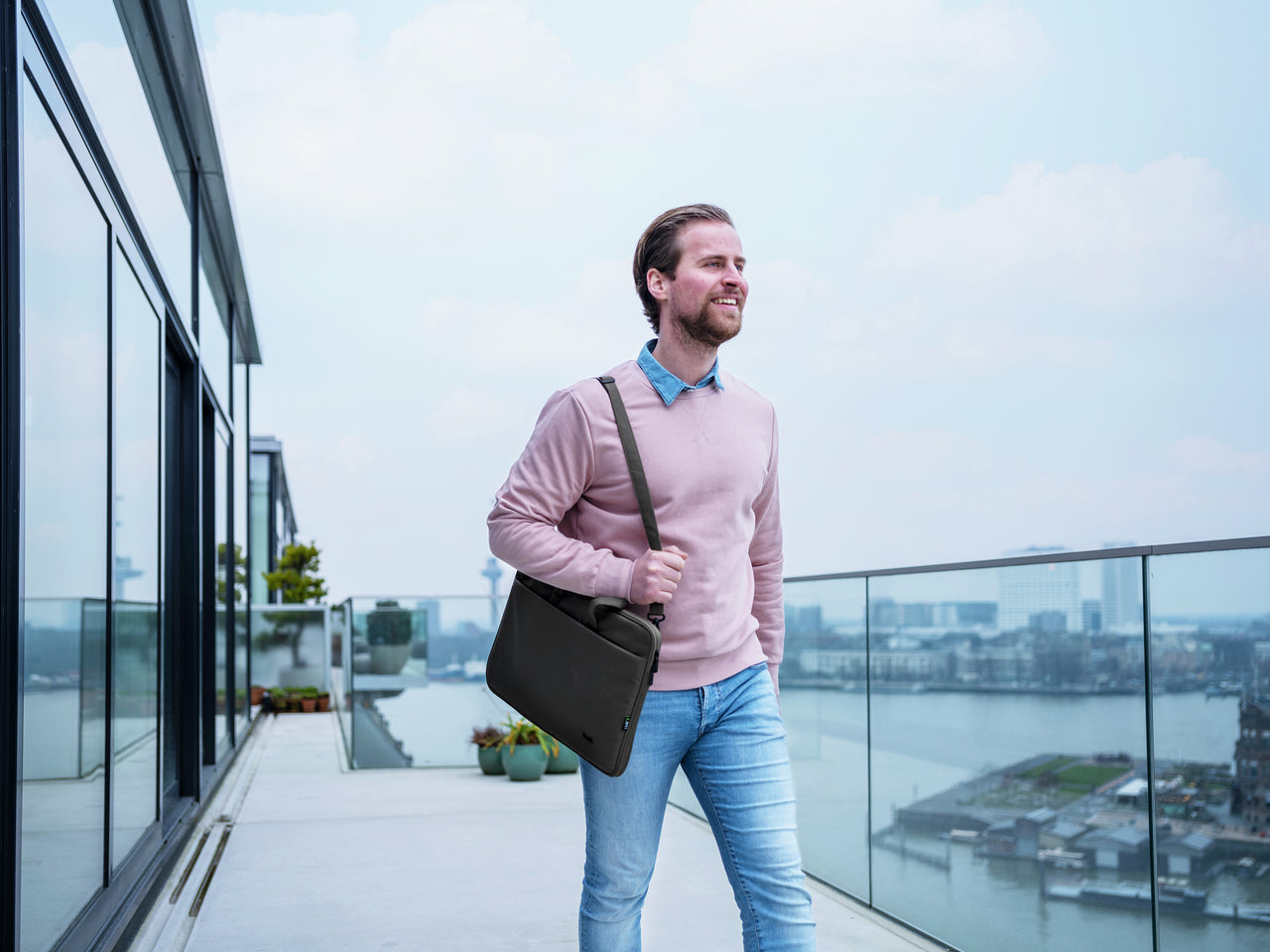 Trust Notebook-Tasche bis 16" – GRS-zertifiziert, schockresistent – Grün