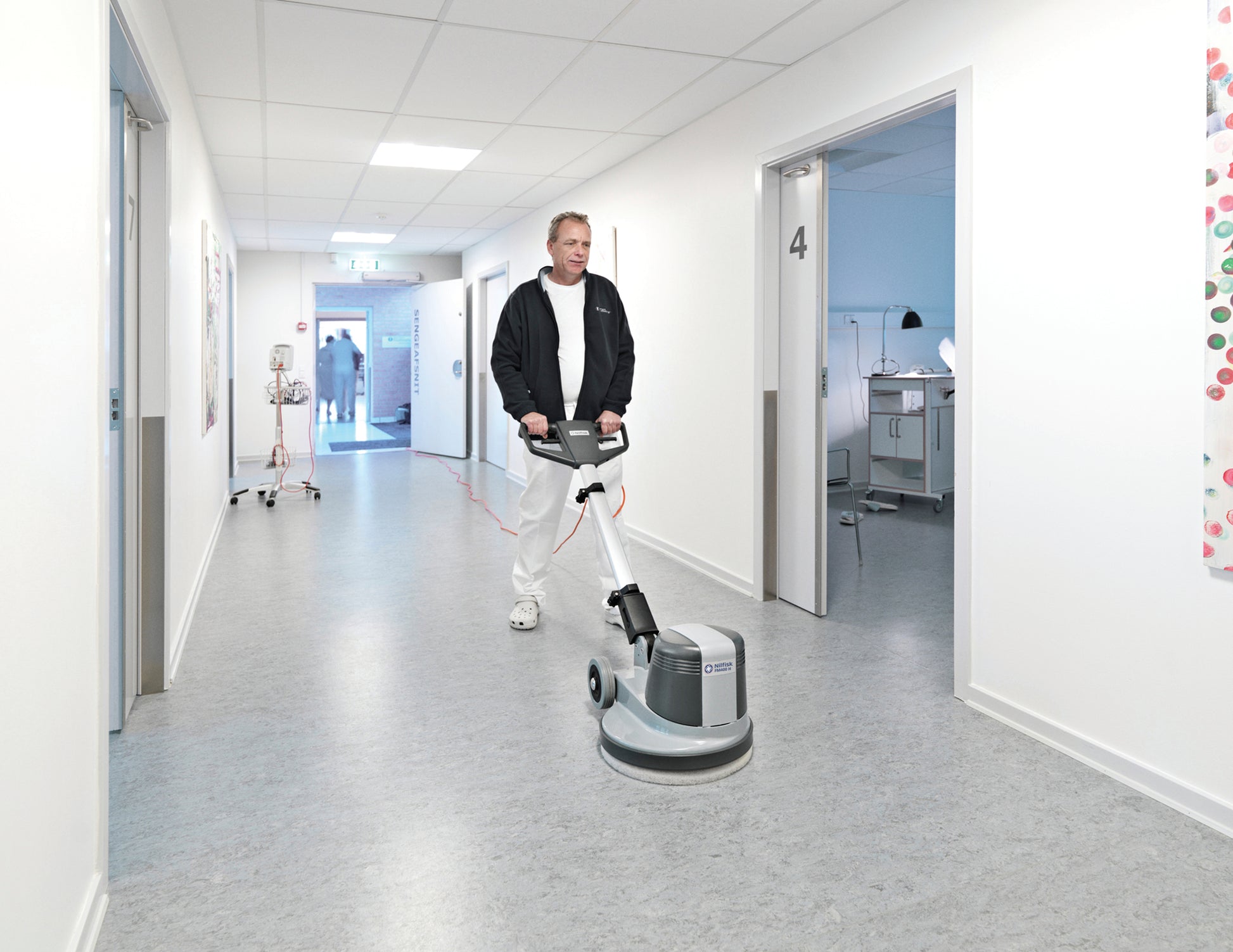 Nilfisk FM400L – Einscheibenmaschine – Ø 43 cm, 1100 W, 180 U/min, Grau