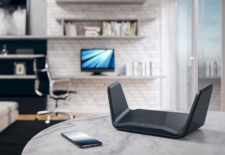 NETGEAR RAXE300 – WLAN-Router – Wi-Fi 6E Tri-Band (2,4/5/6 GHz), 6,6 Gbit/s