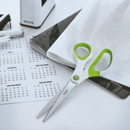 Leitz WOW Schere 20,5 cm, spitz, für Rechtshänder – Edelstahl, titanbeschichtet, Softgrip, Grün/Weiss