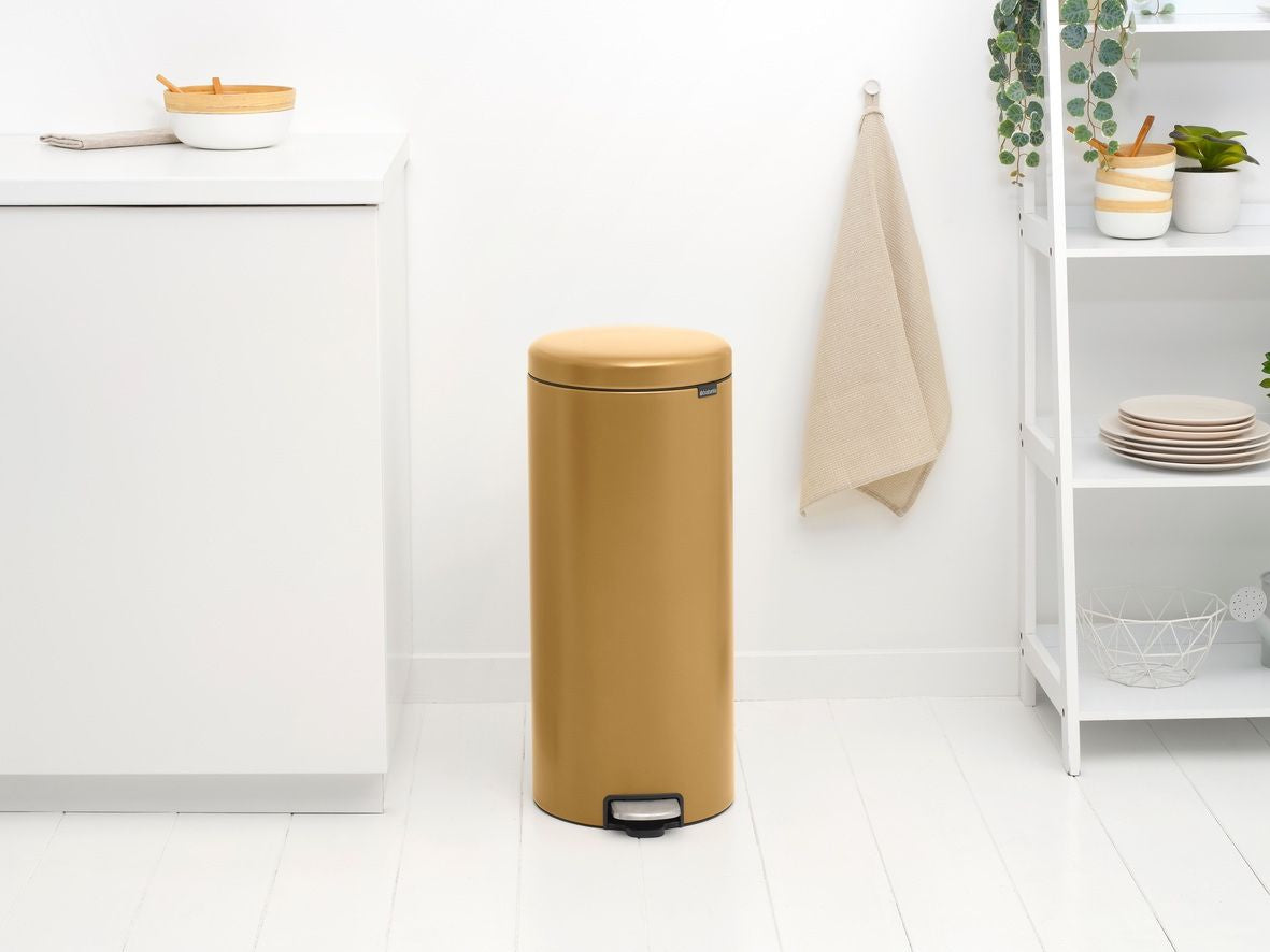 Brabantia NewIcon Treteimer – 30 l – Edelstahl, rund – Gold – Soft-Close, Anti-Rutsch-Basis
