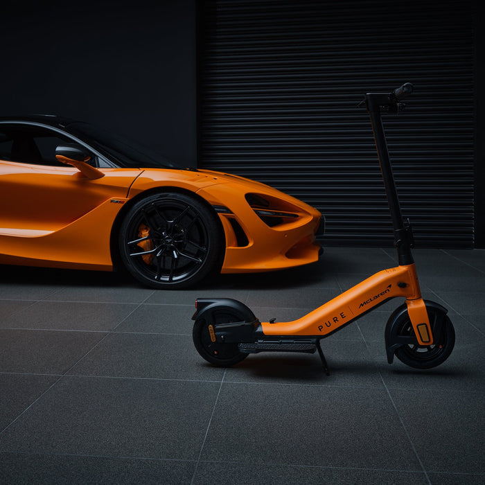 Pure Electric Elektroroller x McLaren – 20 km/h, 500 W, 40 km Reichweite – Orange, Aluminium