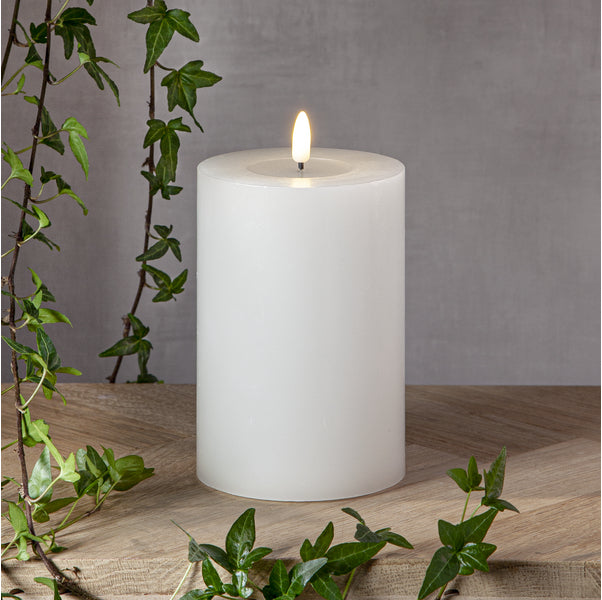 Star Trading LED-Säulenkerze – Ø 10 × 17,5 cm – batteriebetrieben, weiss