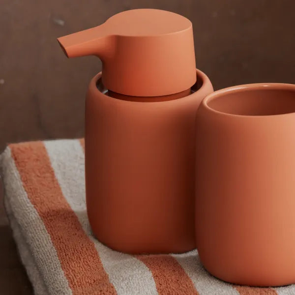 Blomus Sono Seifenspender – Keramik, Braun, 250 ml