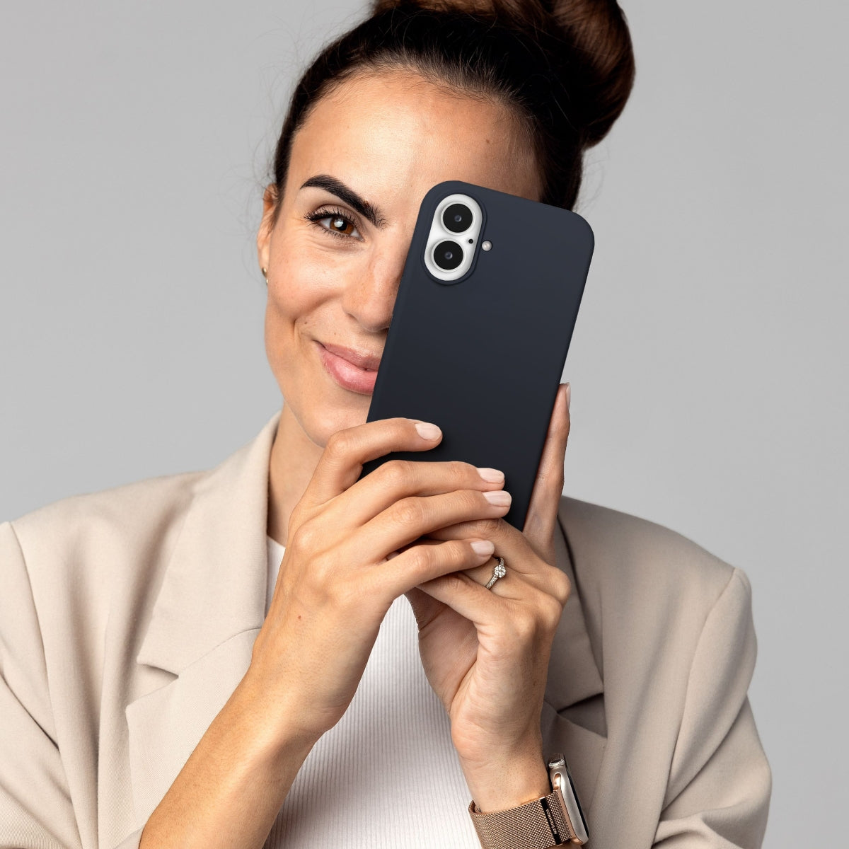 Vonmählen Backcover – für Apple iPhone 16 – Navy – Silikon – MagSafe-kompatibel