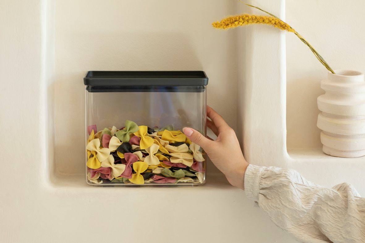Brabantia Vorratsdose 3,5 L, 22,1 × 11,1 × 20,1 cm, Kunststoff, Dunkelgrau