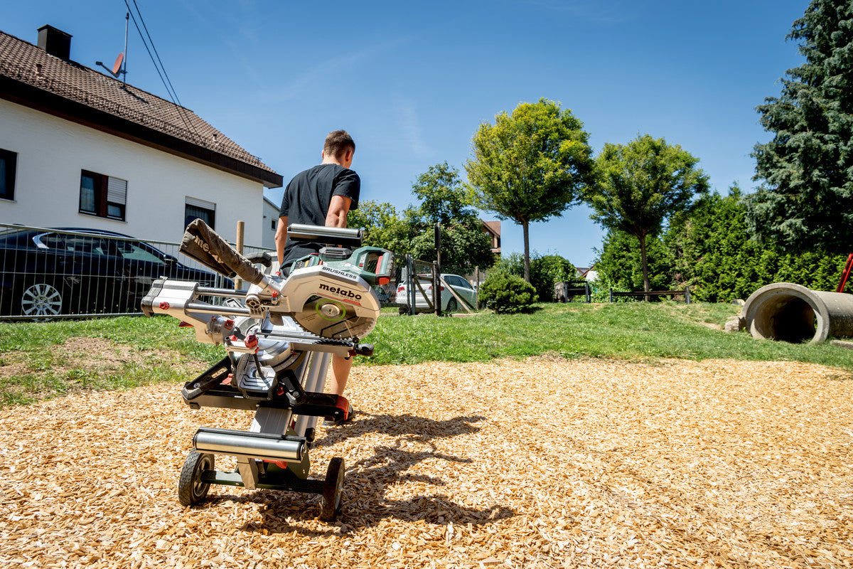 Metabo Kapp- und Gehrungssäge KGS 18 LTX BL 305 – 18 V (CAS) – Sägeblatt-Ø 305 mm – Solo – Brushless