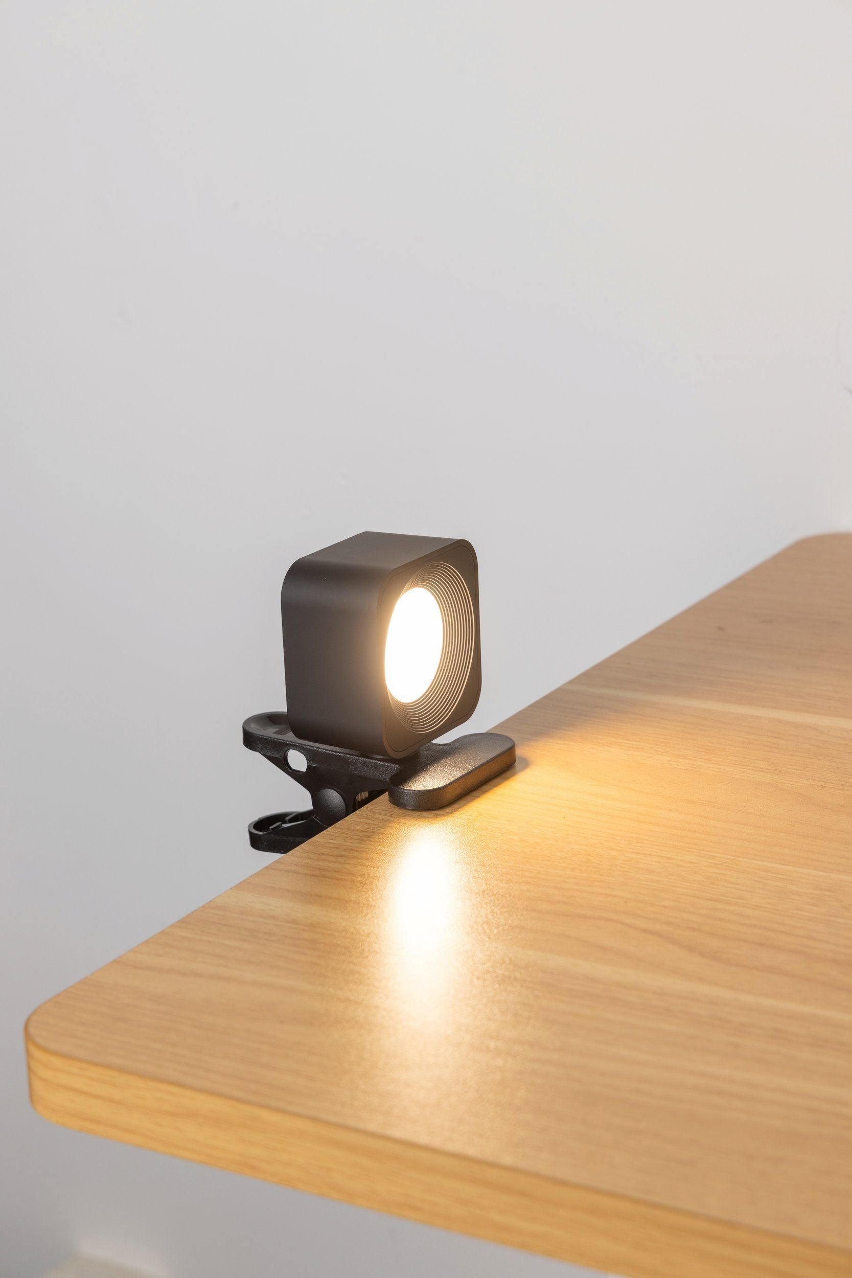 EGLO Wandleuchte Muraglie – Ø 7,5 × 4,5 cm, 140 lm, 5 W, 2700–6500 K, dimmbar, Touch, Akku, USB, schwarz
