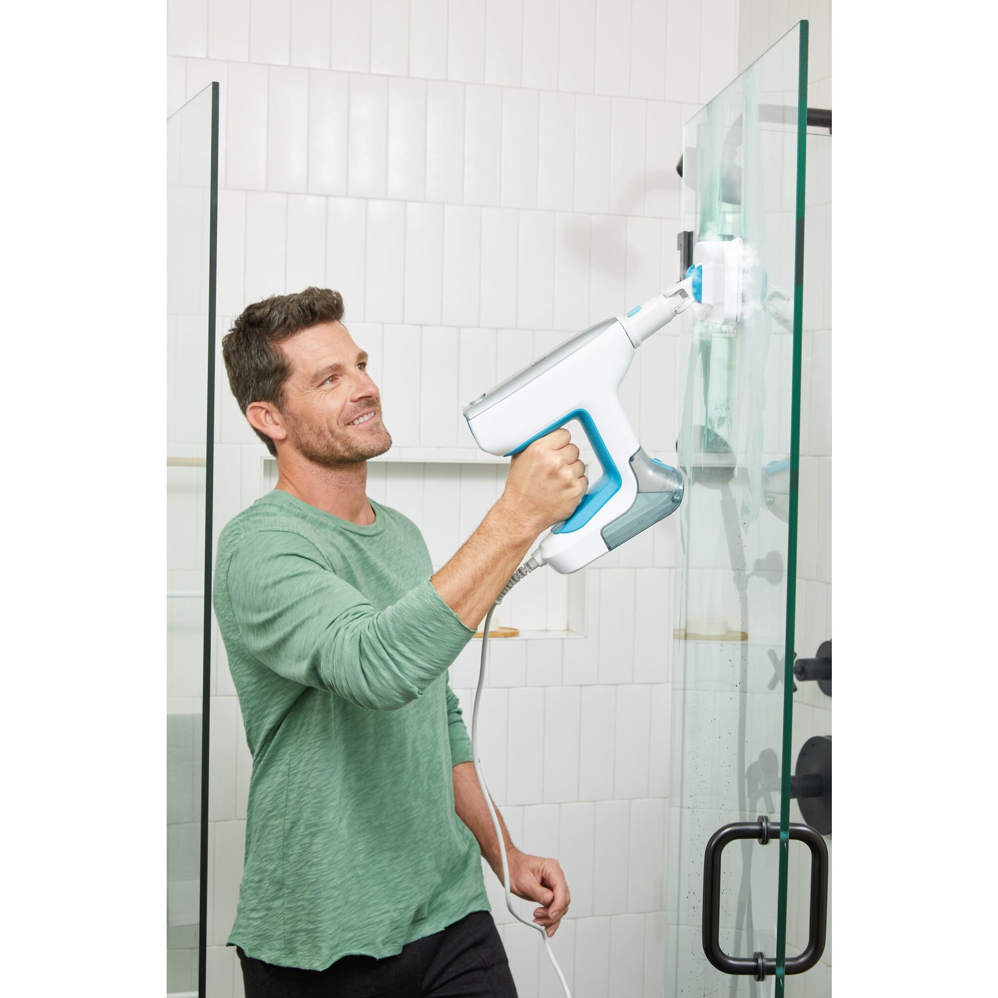 Black & Decker Dampfbesen – 500 ml, türkis, weiss, für Hartböden
