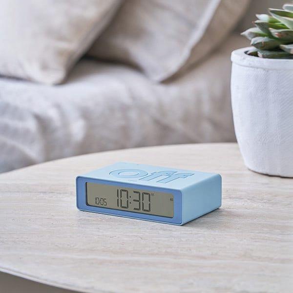 LEXON Digitalwecker – Snooze, USB, 8 × 2,3 × 4,9 cm, Hellblau