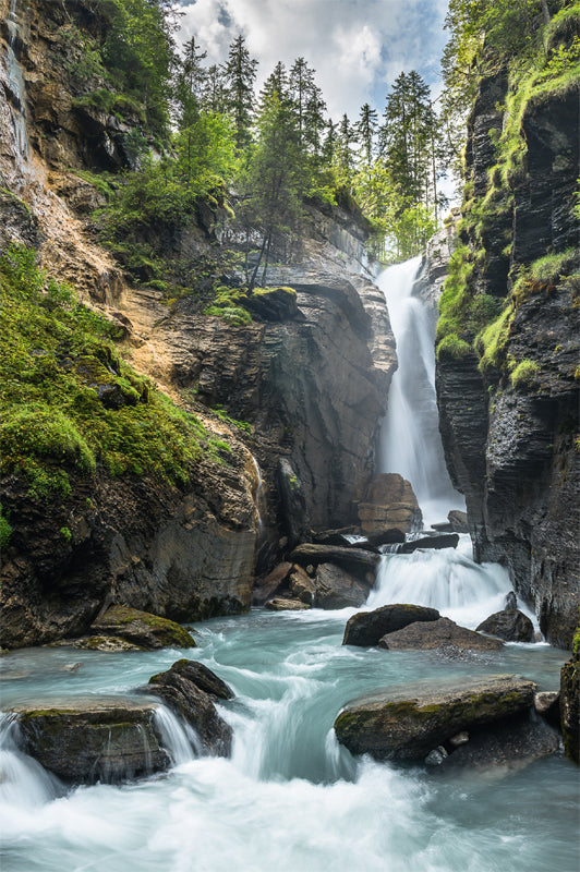 ABC Grusskarte – B6, mit Couvert, Wasserfall im Wald