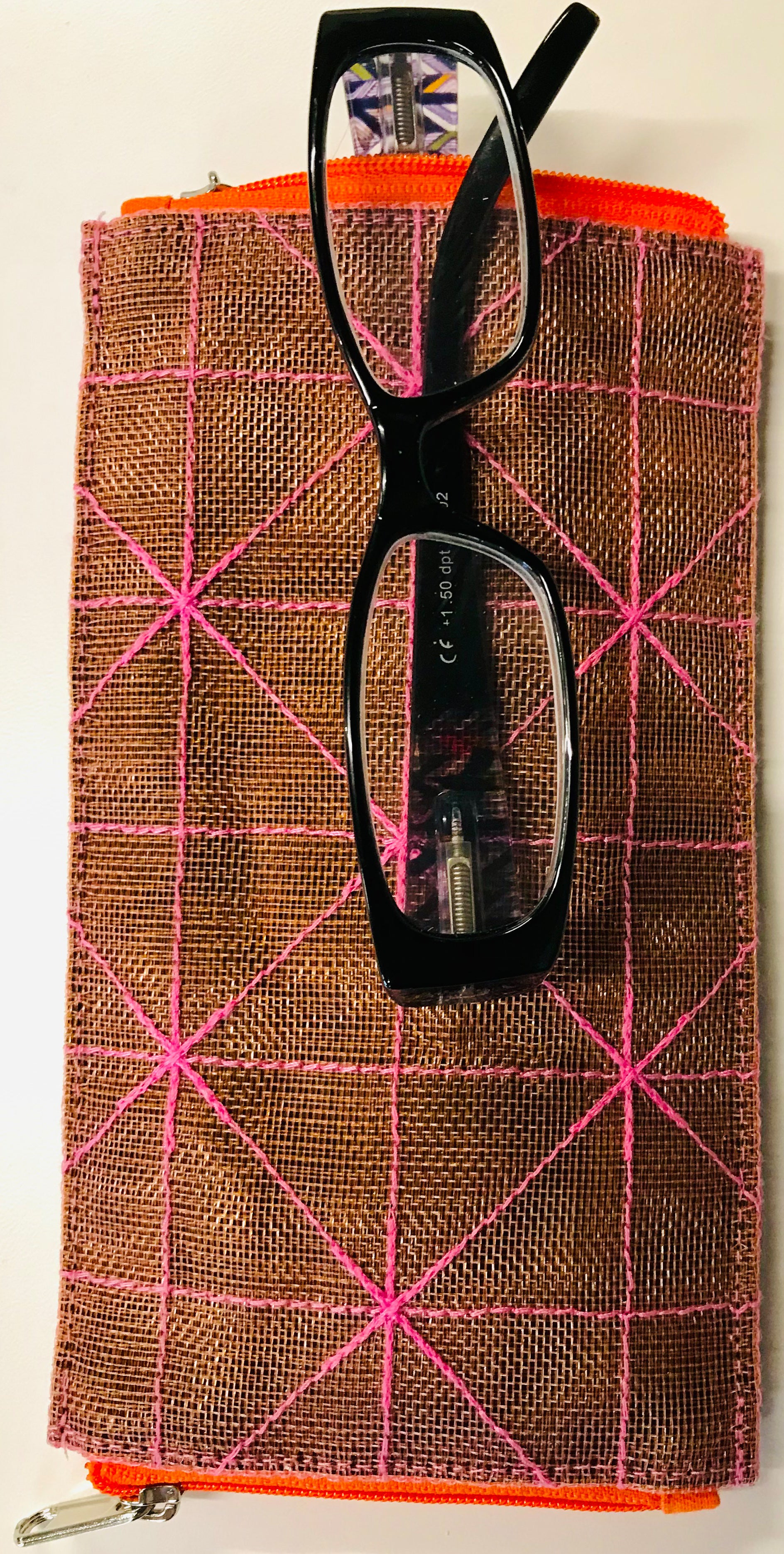 Beadbags Crispy Cement – Etui, grau/pink, recycelte Zementsäcke, 10 × 1,5 × 18,5 cm