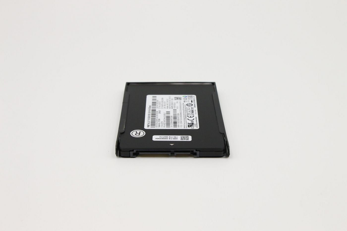 Lenovo 00UP710 – 128 GB, 2,5" SATA III (6 Gbit/s), 7 mm