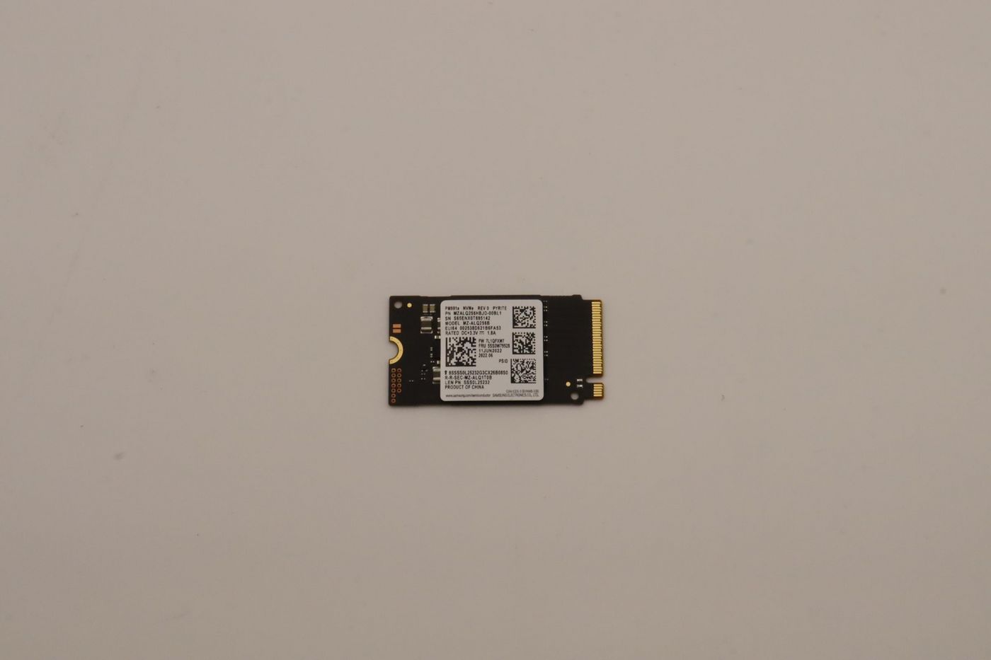 Lenovo M.2 2242 PCIe NVMe SSD – 256 GB