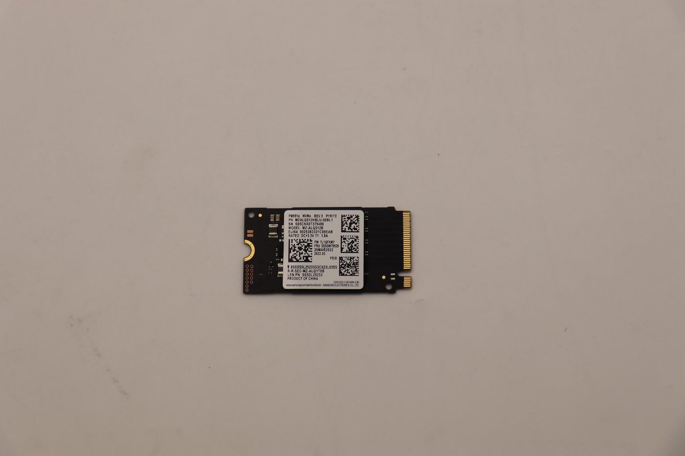 Lenovo M.2 2242 NVMe SSD – 512 GB