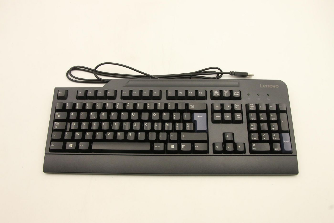 Lenovo Tastatur – kabelgebunden (USB) – QWERTY – mit Handballenauflage