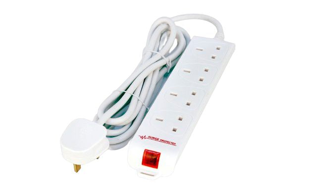 Microconnect Steckdosenleiste – 4× UK (Typ G), 5 m, ohne Schalter, weiss