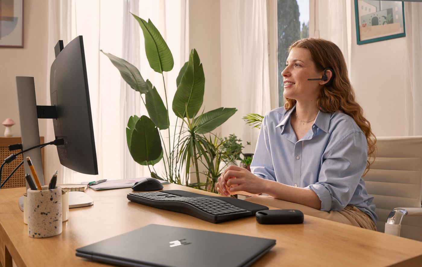 Poly Voyager Office Base-M – Ladestation für Voyager 4300, Legend 50, Focus 2