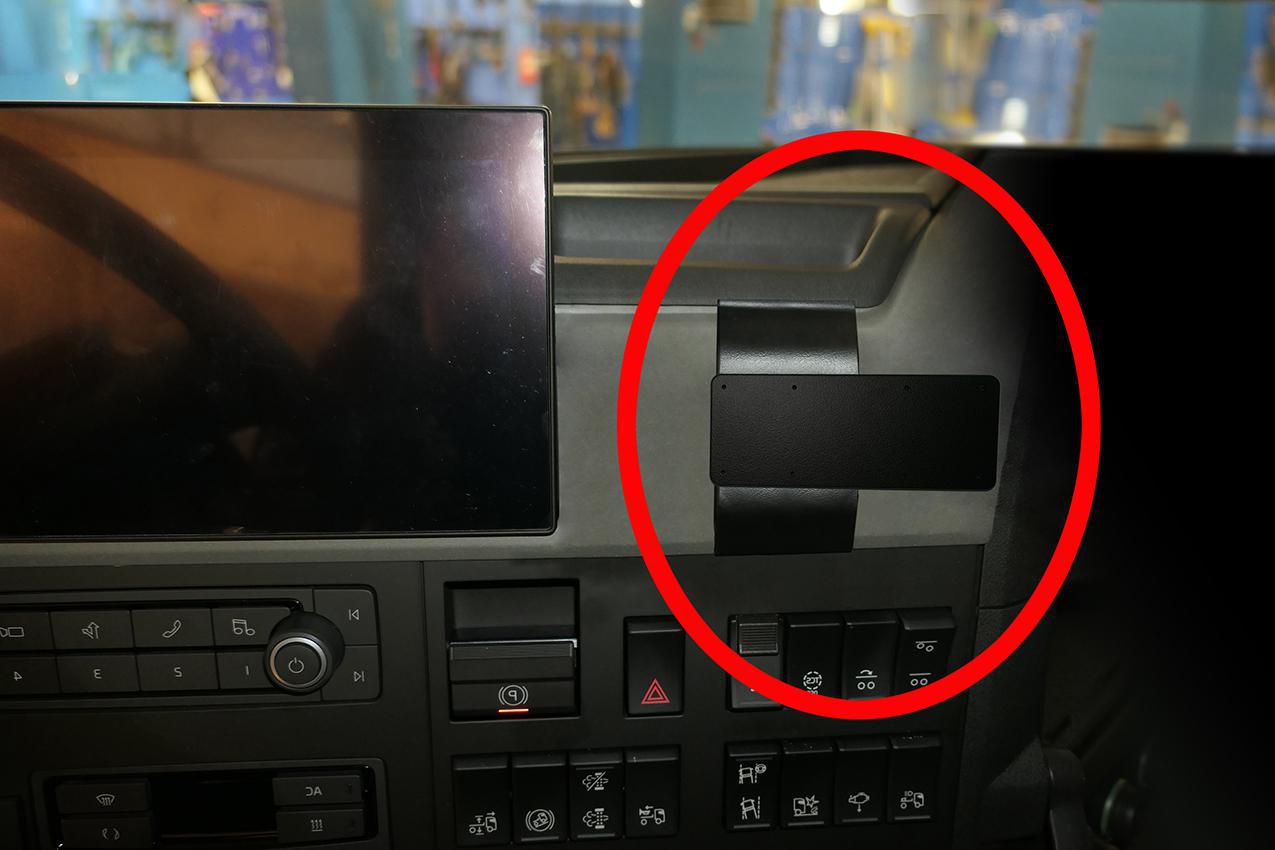 Brodit Extra-starke ProClip – Auto-Halterung – für Volvo FM (2021–2025) – Schwarz