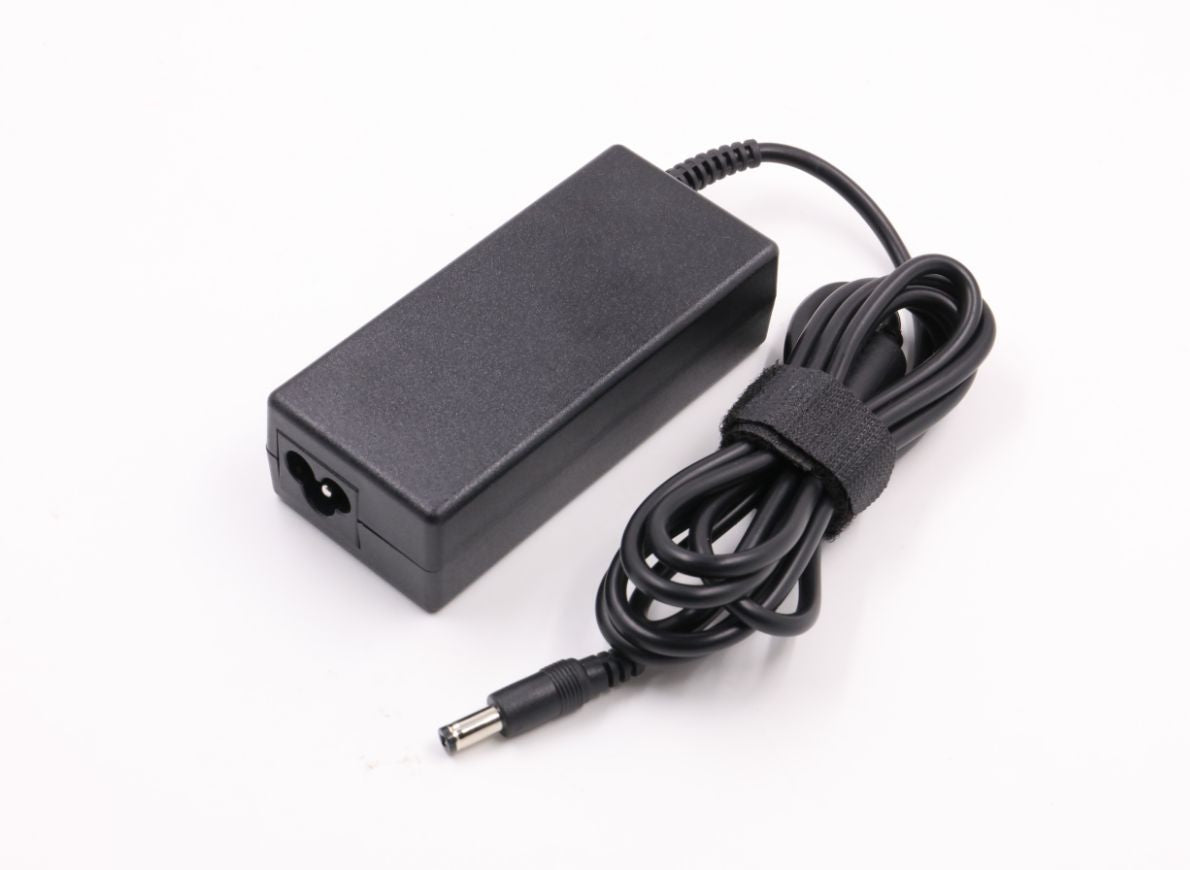 CoreParts Netzteil 65 W – 24 V, 2,65 A, Stecker 5,5×2,1 mm, EU-Stecker – für Fujitsu, schwarz