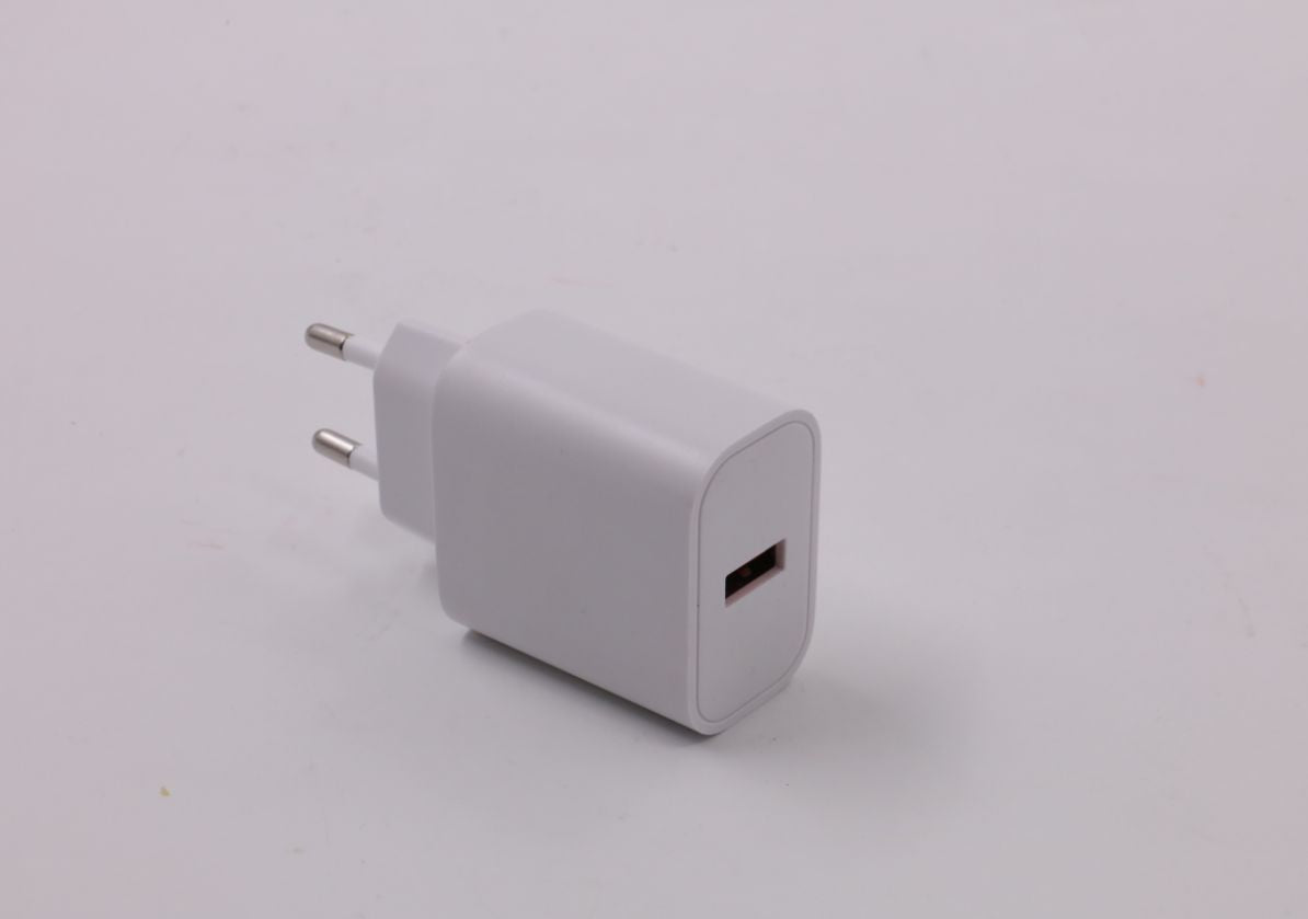CoreParts USB-Ladegerät 12 W – USB-A×1 – QC 3.0 – Weiss – US-Stecker (Typ A)