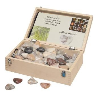ROOST Marmorherzen – 4 × 1,5 cm, 100 Stück im Holzdisplay – Marmor & Holz, mehrfarbig