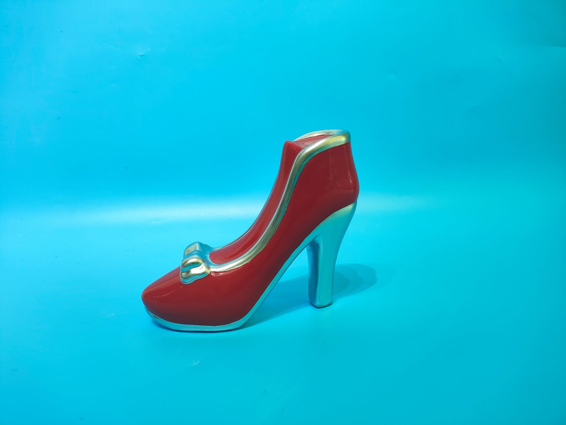 ROOST Sparbüchse High Heel – 13,5 × 7 × 21,4 cm