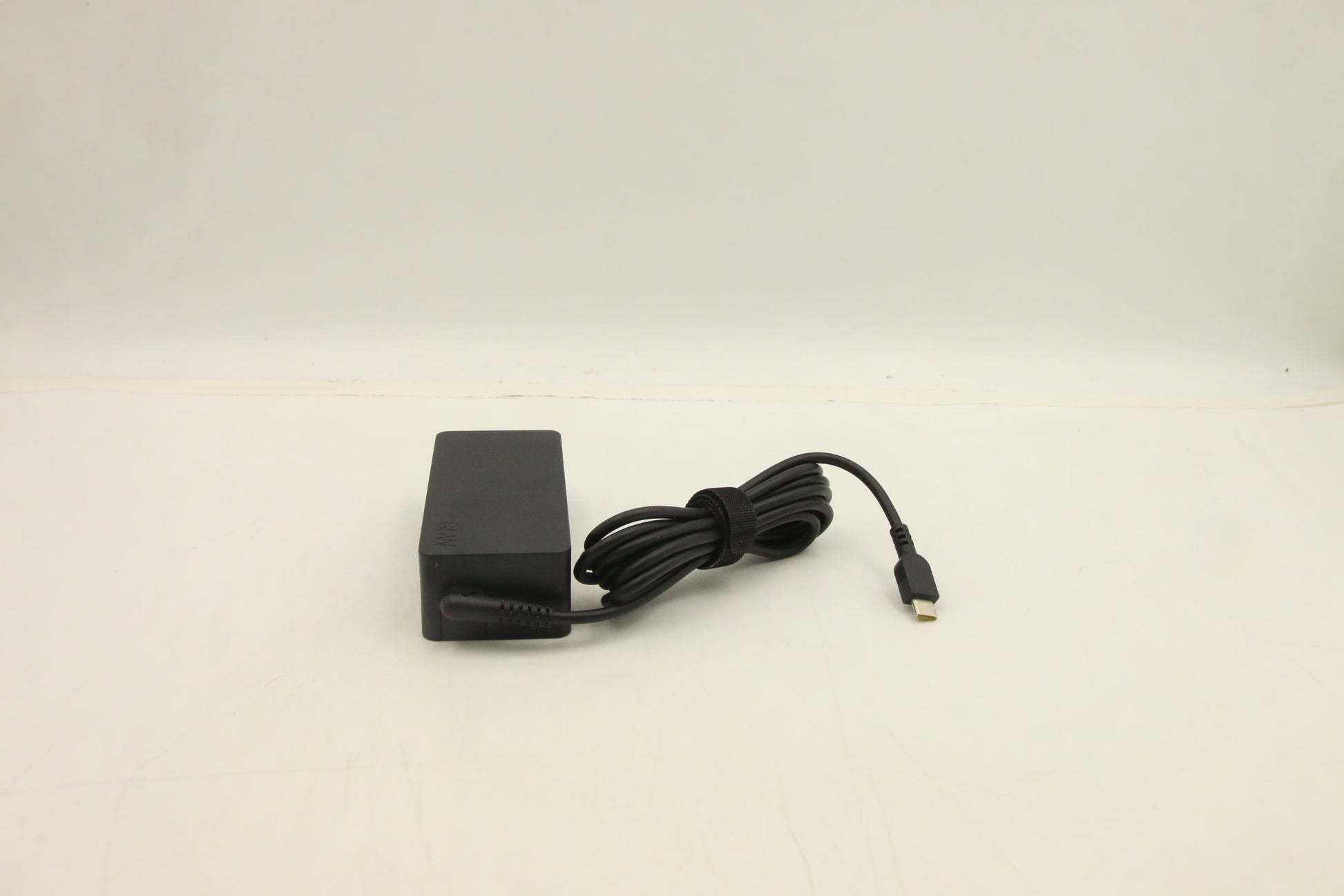 Lenovo 5A10W86302 Laptop-Netzteil 65 W – 5–20 V, 3,25 A – für Laptop – Schwarz
