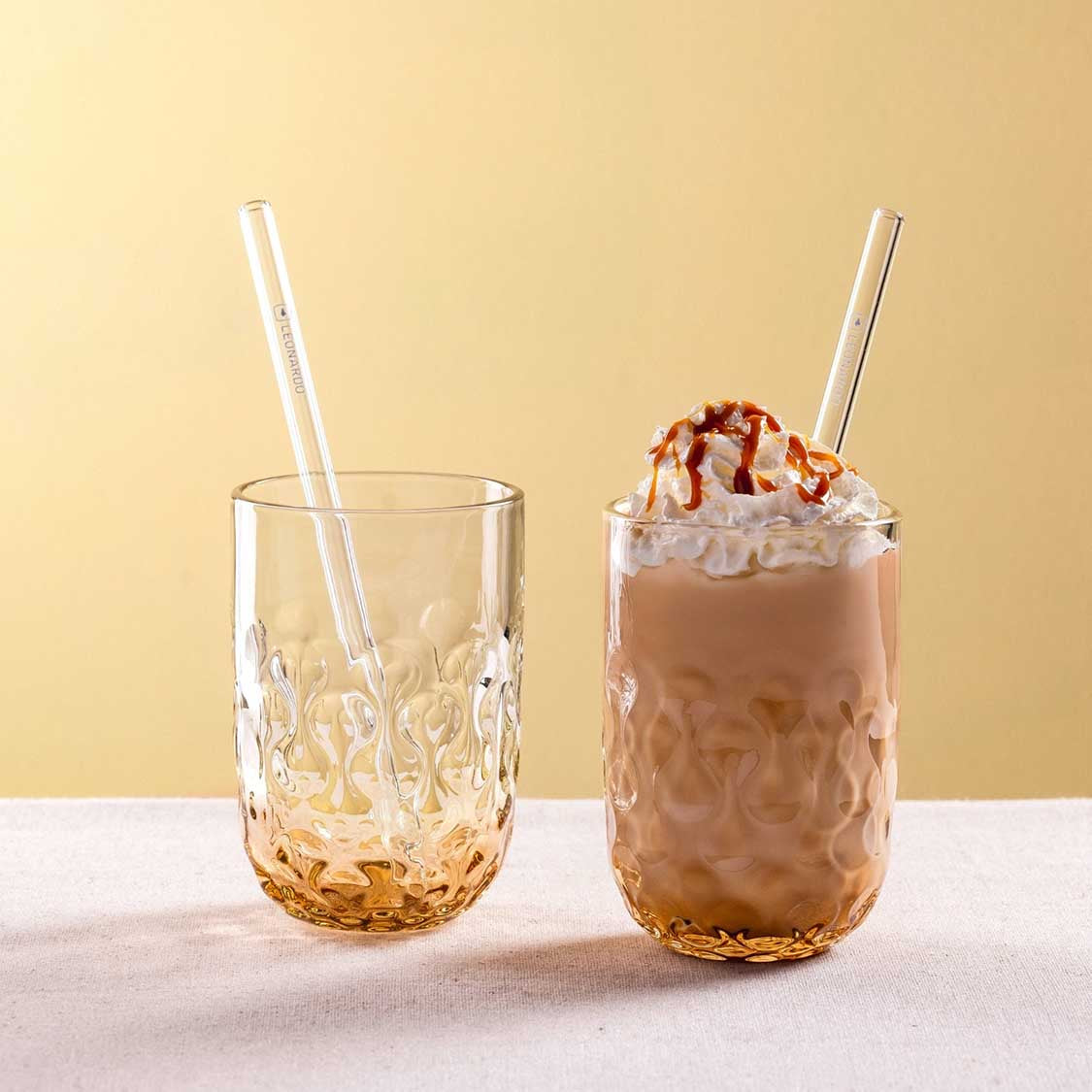 LEONARDO Latte Macchiato Becher GOCCE – 4-teiliges Set, 390 ml, Ø 7,9 cm, H 12,2 cm, Kalk-Natron-Glas, Orange