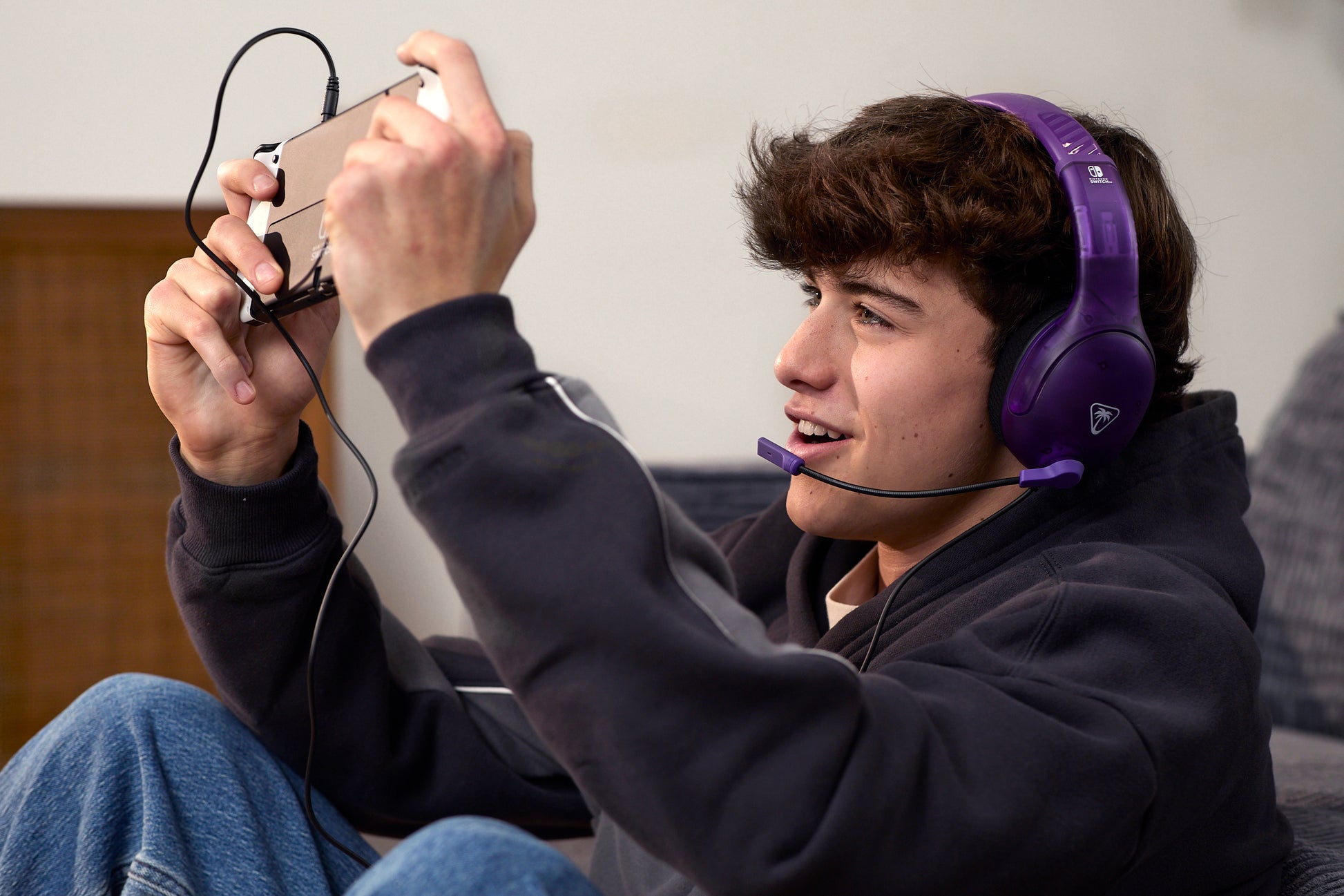 Turtle Beach Airlite Fit Gaming-Headset – Over-Ear, Stereo, Kabelgebunden, 3,5 mm Klinke, für Switch, Schwarz/Violett