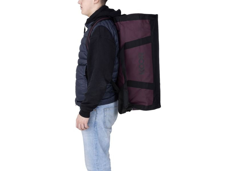 KOOR Sporttasche Sooma – 70 l, aus rPET, dunkelrot, 38,5 × 38,5 × 73 cm
