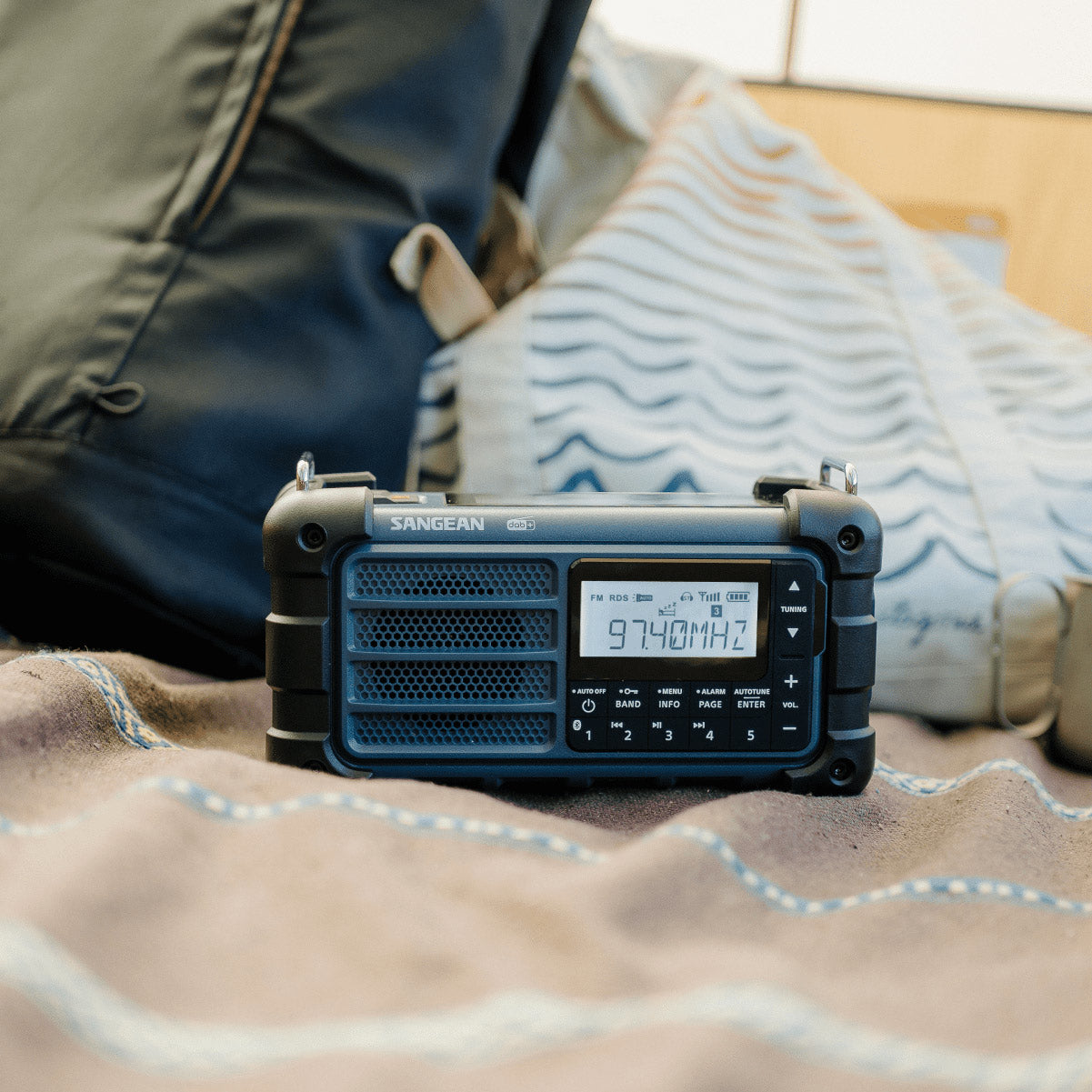 Sangean MMR-99DAB+ – DAB-/Internetradio – Portabel – DAB+, UKW, Bluetooth, Akkubetrieb – Blau