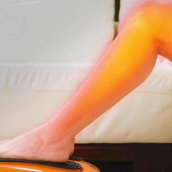 Mediashopping Vibrolegs Fussmassagegerät – Vibrationsmassage, 4 Programme, 10 Geschwindigkeitsstufen – Schwarz/Orange