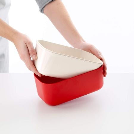 Lékué Eiswürfelbox 132 Eiswürfel, 12,5 × 22,5 × 11,6 cm, Silikon, mit Deckel, Rot