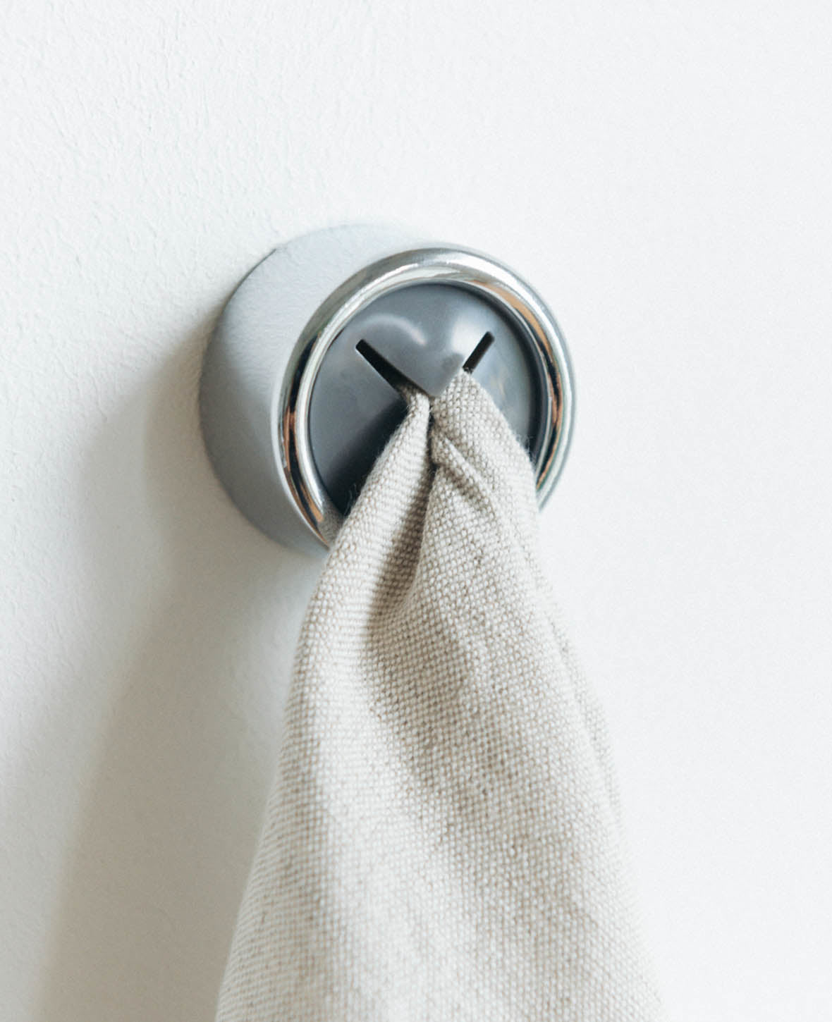 Esmée Haken – selbstklebend – Kunststoff – grau – 5 kg – 45 × 25 mm – 3 Stück