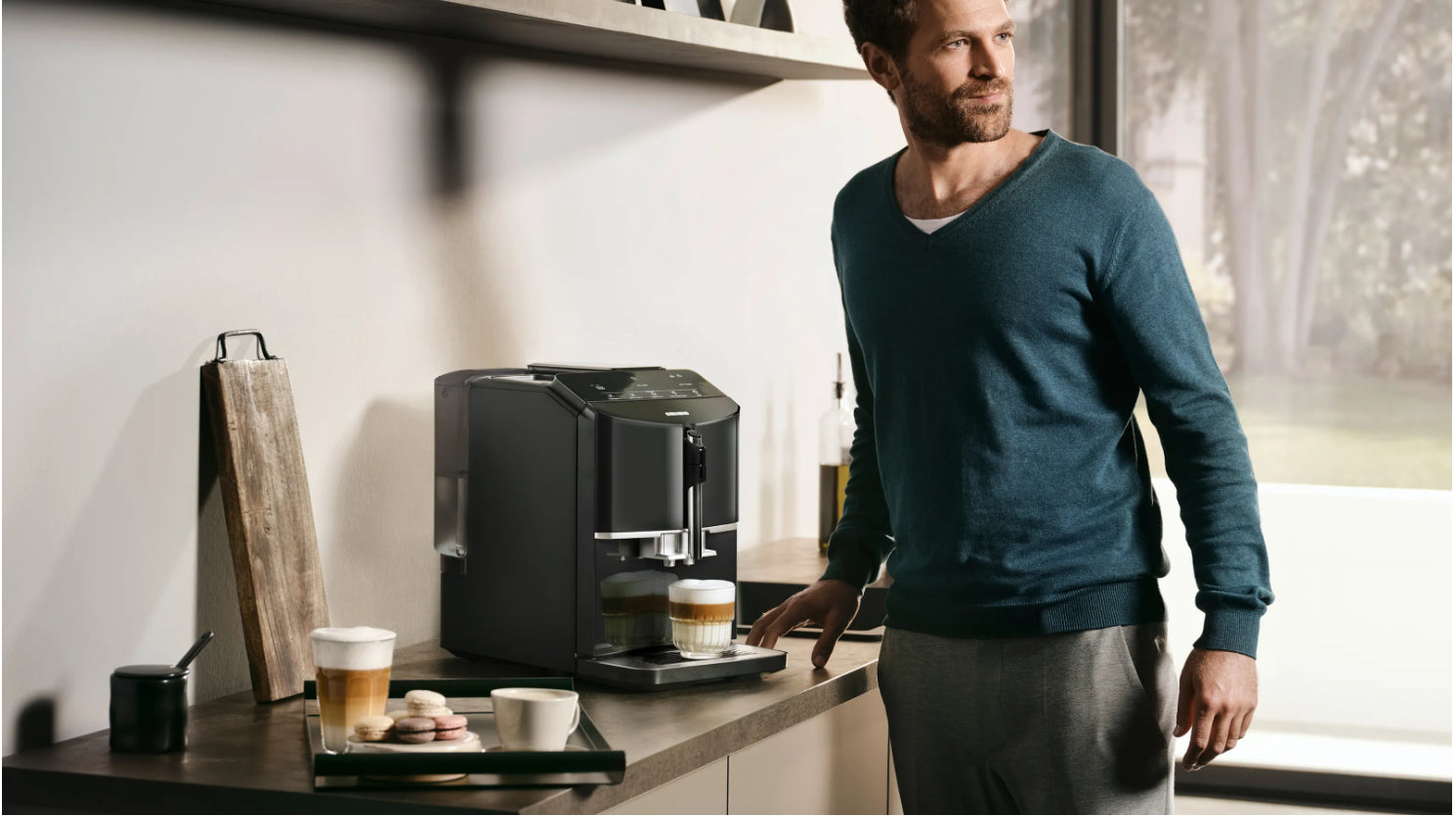 Siemens EQ300 TF301E19 Kaffeevollautomat – 15 bar, 1,4 l, 250 g, Keramik-Mahlwerk, Schwarz
