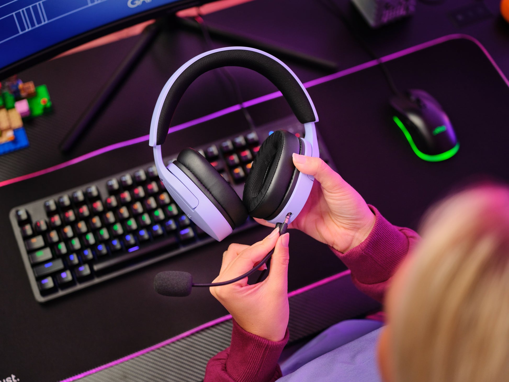 Trust GXT489 FAYZO Gaming-Headset – On-Ear, Stereo, Kabelgebunden, 3,5 mm Klinke, Violett