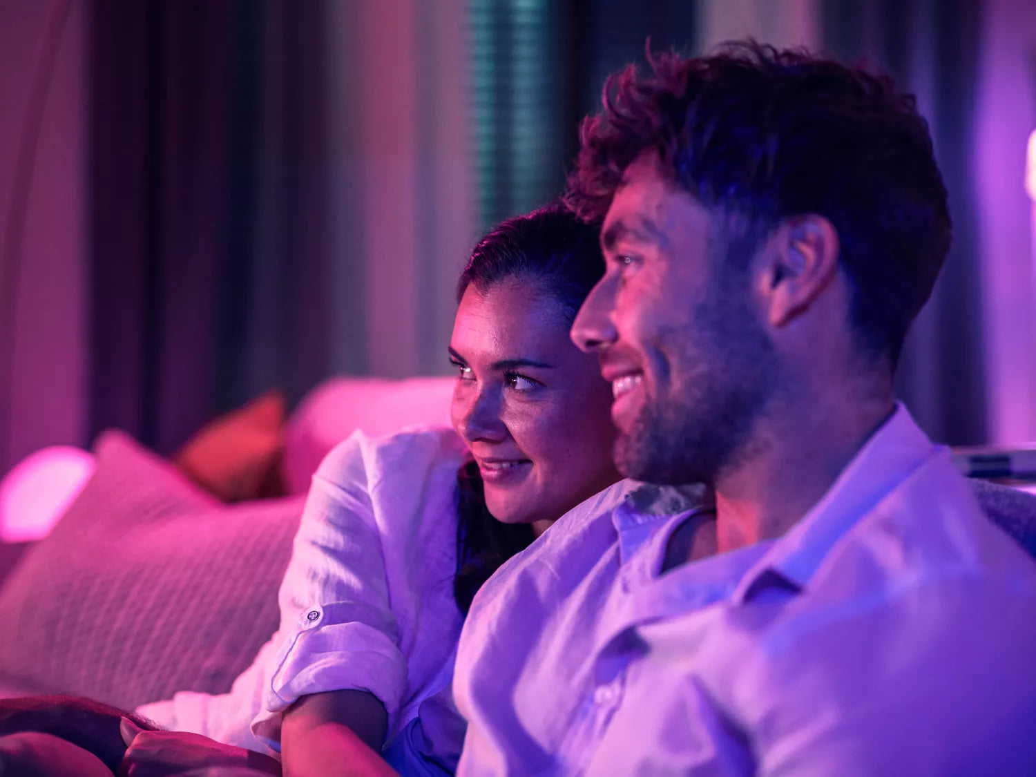 Philips by Signify Philips Hue LED-Strip Gradient Lightstrip 75 – 3,04 m, 1020 lm, 20 W, 2000–6500 K, für Hue Bridge/Hue Sync