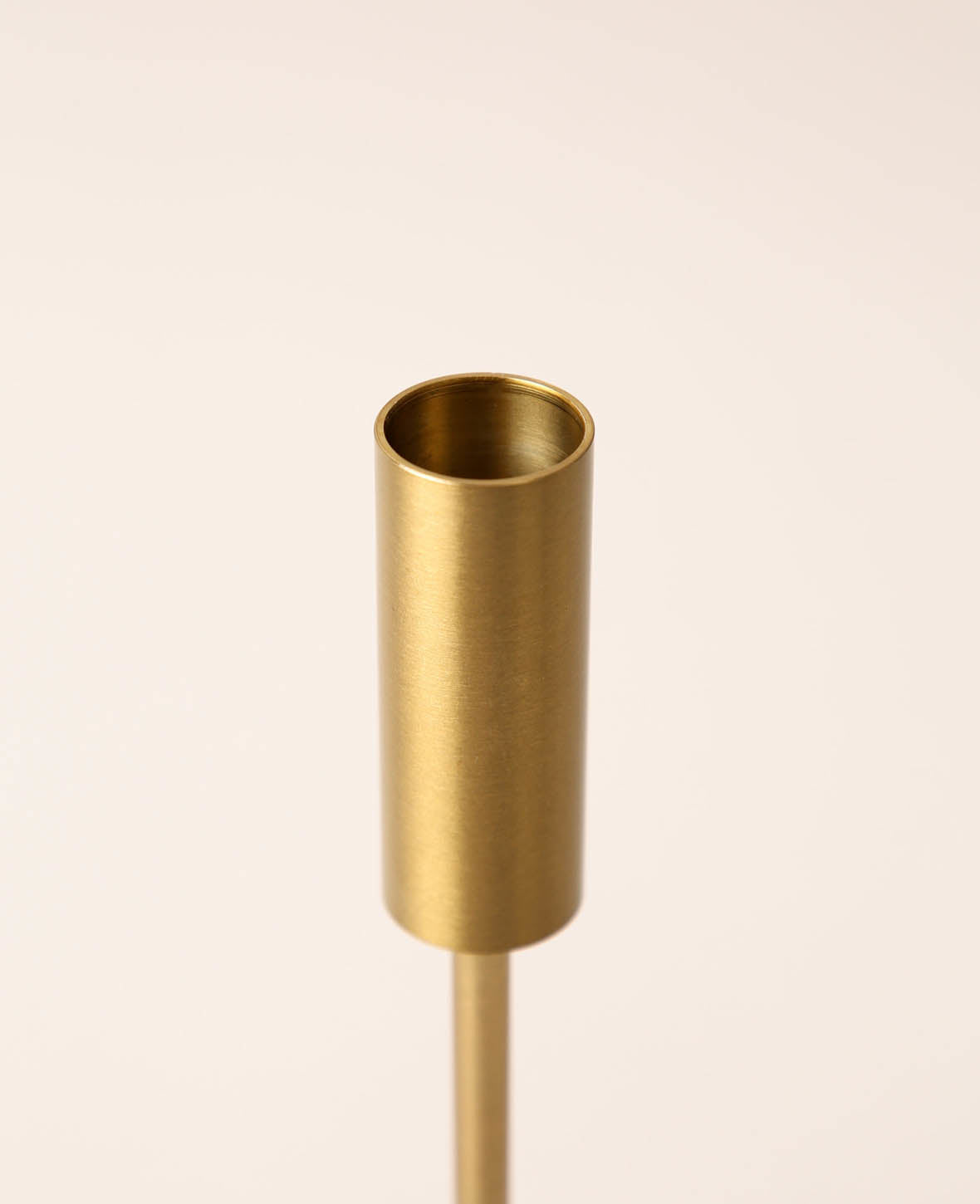 Esmée Kerzenständer – Messing, Gold – Ø 8 × 24,5 cm – 1-teilig