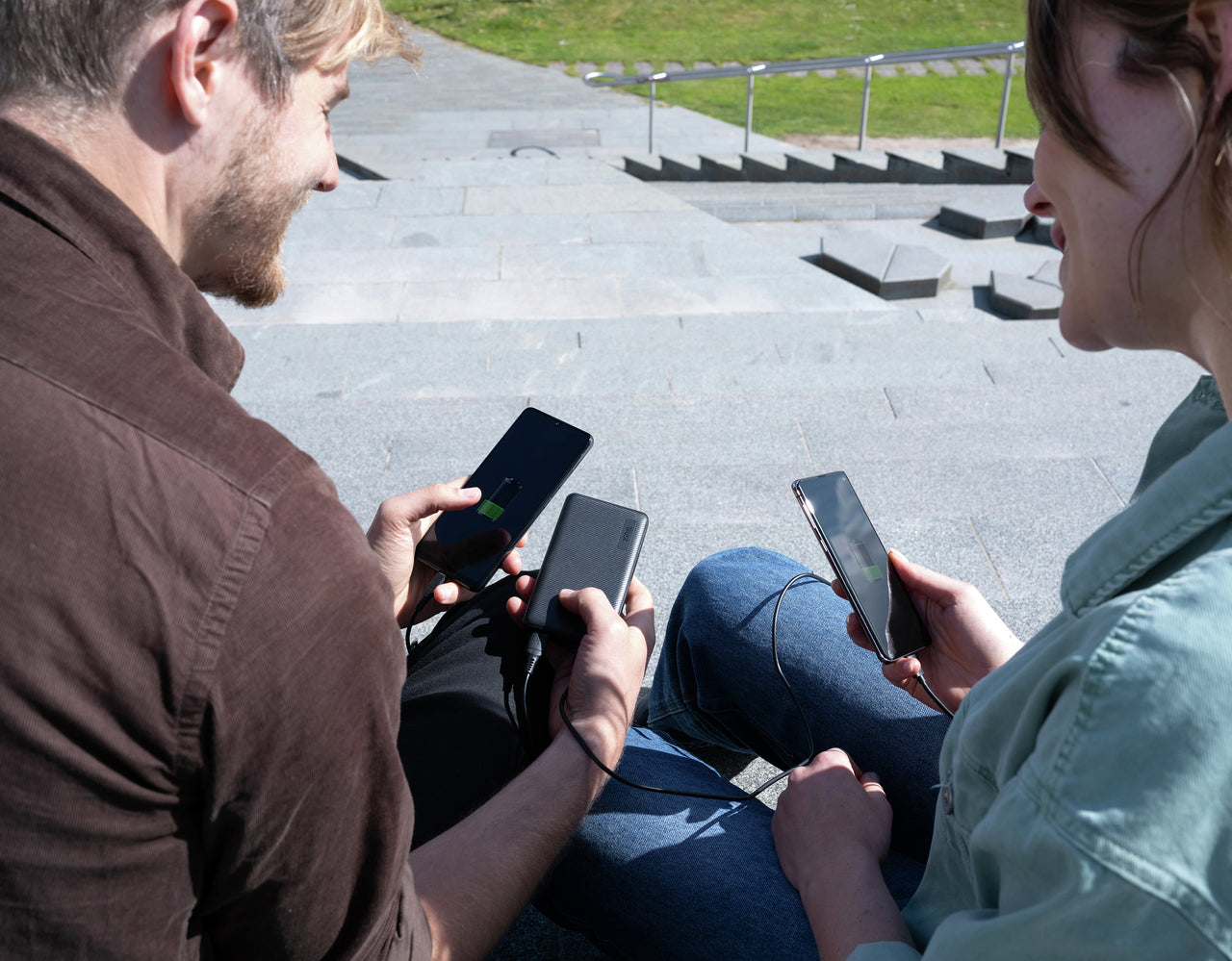 Trust Primo Powerbank 15'000 mAh – 15 W PD, 1× USB-C, 2× USB-A, schwarz, für Smartphone & Tablet