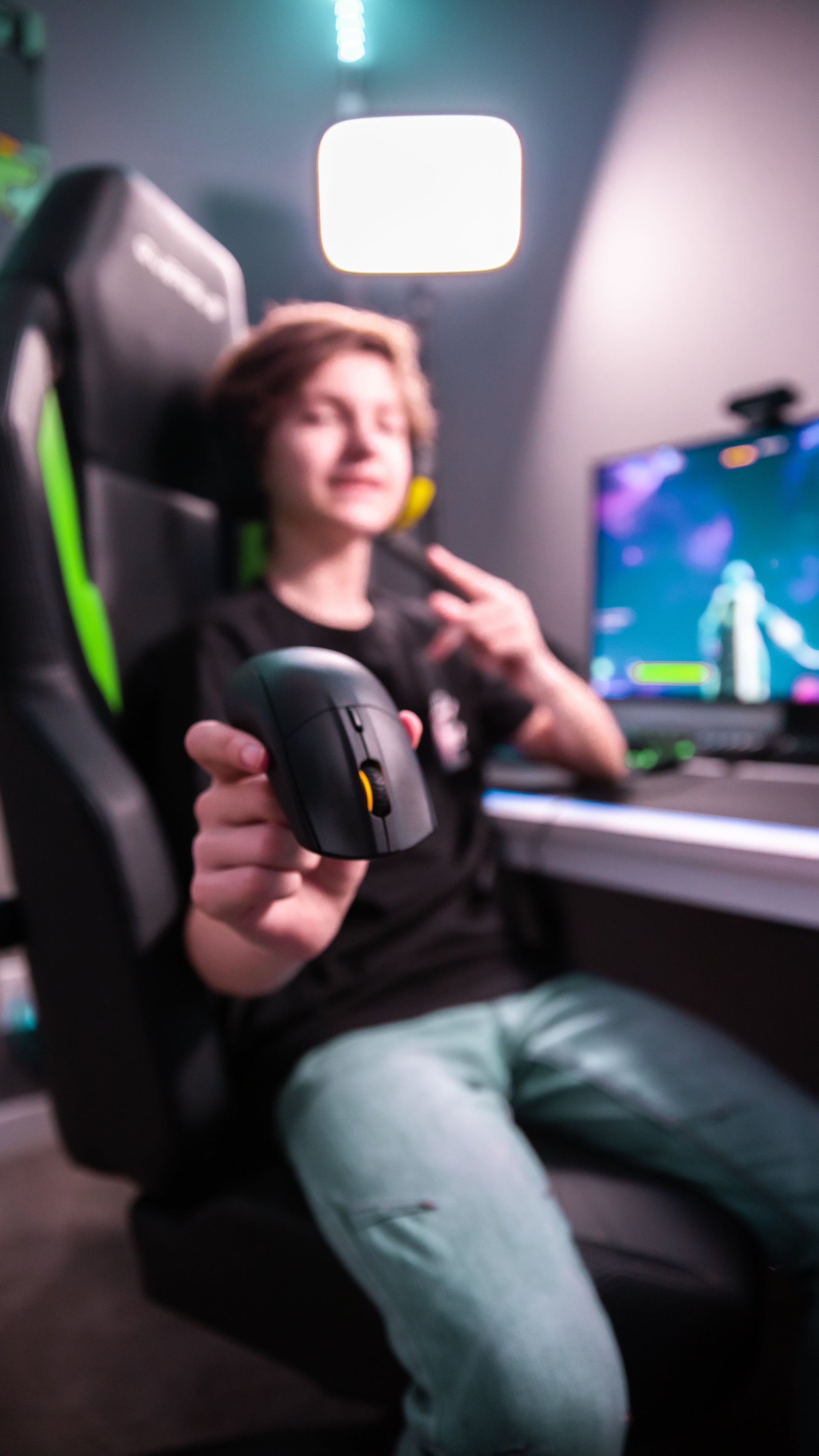 SteelSeries Rival 3 Wireless – Gaming-Maus – Kabellos (Bluetooth/2,4 GHz), 18000 DPI, Rechts, Schwarz
