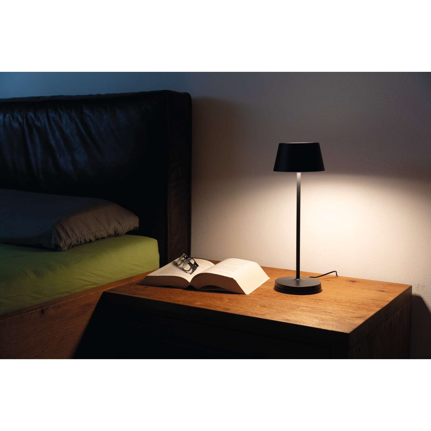 MAUL LED Tischleuchte Nina – Akku, USB-C, dimmbar – 4000 K – 210 lm 3 W – Grau Aluminium