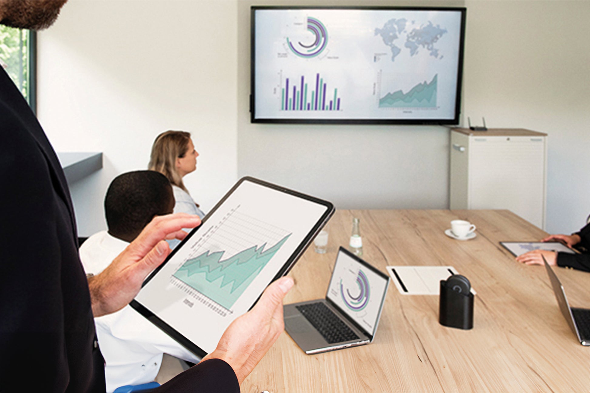 Digitus Click & Present Pro – Drahtloses Präsentationssystem – 4K, HDMI, Schwarz/Grau