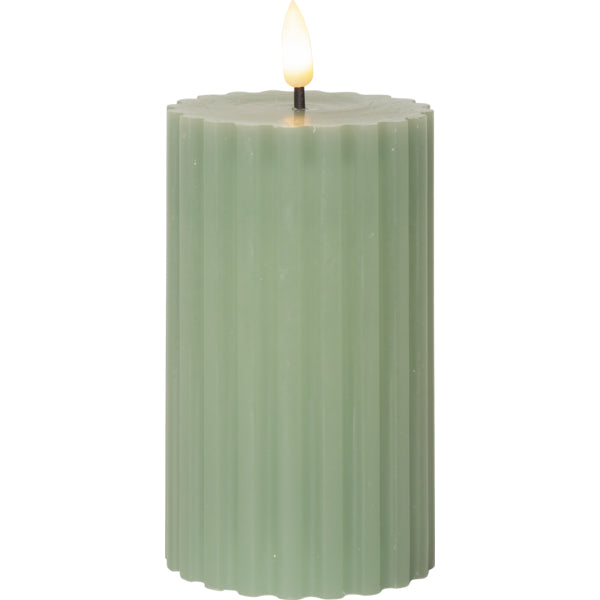 Star Trading Säulenkerze – Ø 7,5 × 15 cm, 0,02 W, Warmweiss, Grün, Batteriebetrieb, Timer (6 h/18 h)