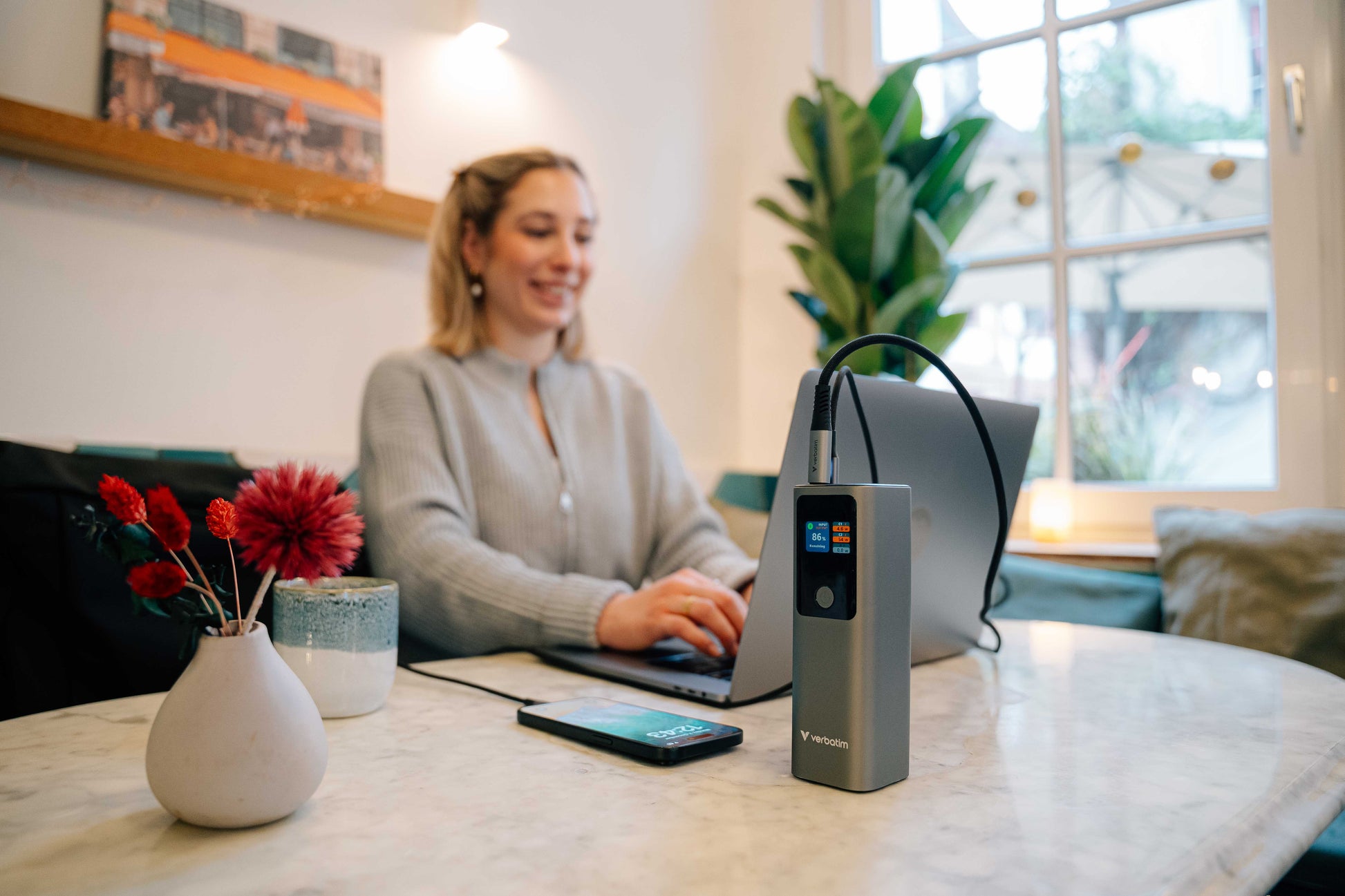 Verbatim Charge n Go Powerbank 27'000 mAh – 140 W PD, 2× USB-C, 1× USB-A, grau